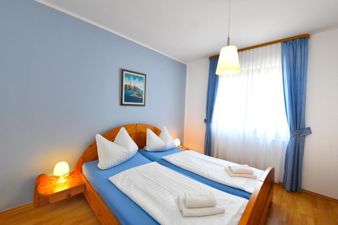 Apartments Jasmina ポレッチ エクステリア 写真