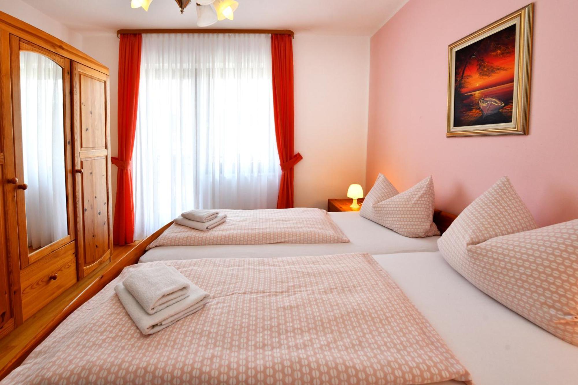 Apartments Jasmina ポレッチ エクステリア 写真