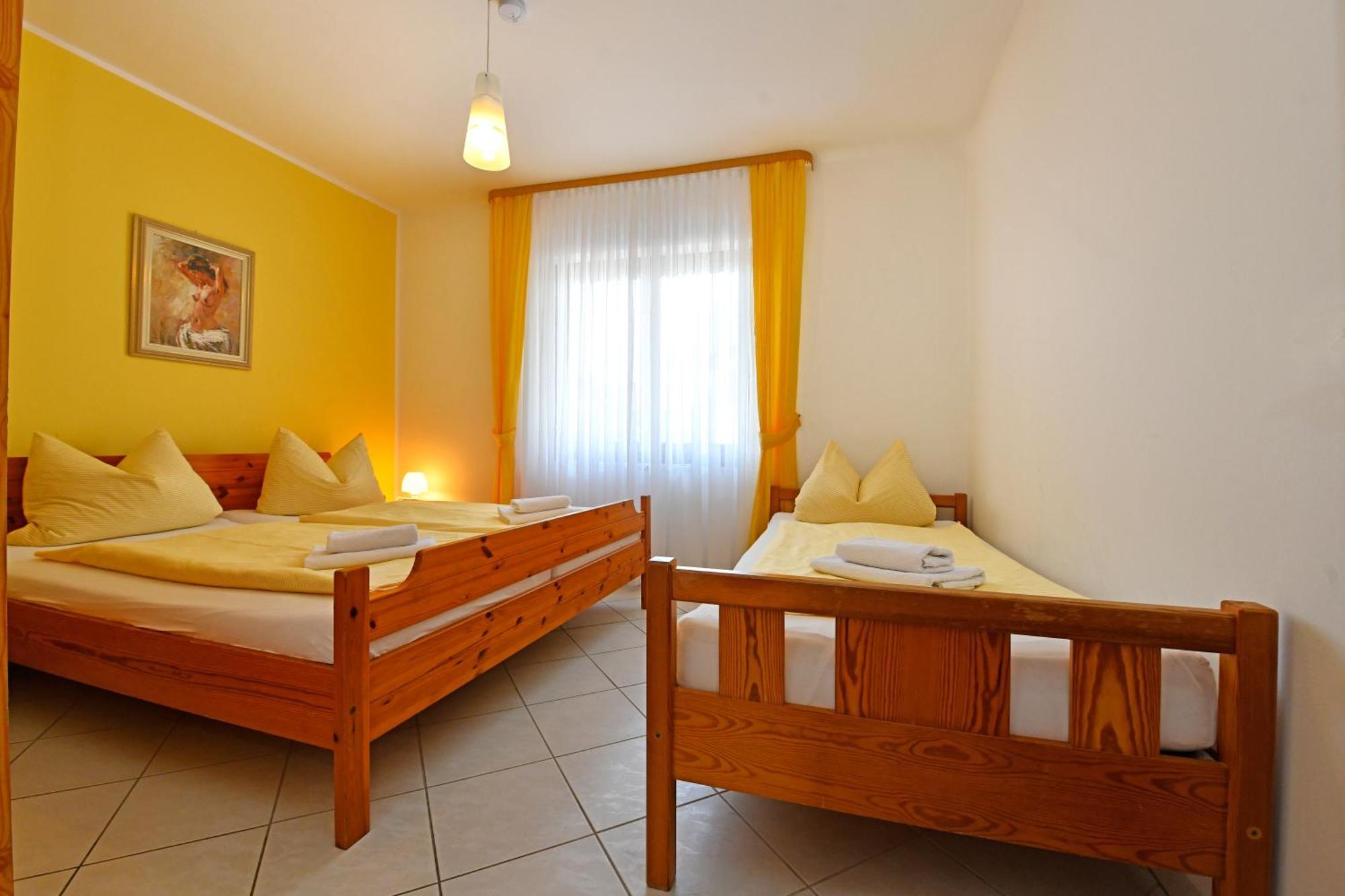 Apartments Jasmina ポレッチ エクステリア 写真