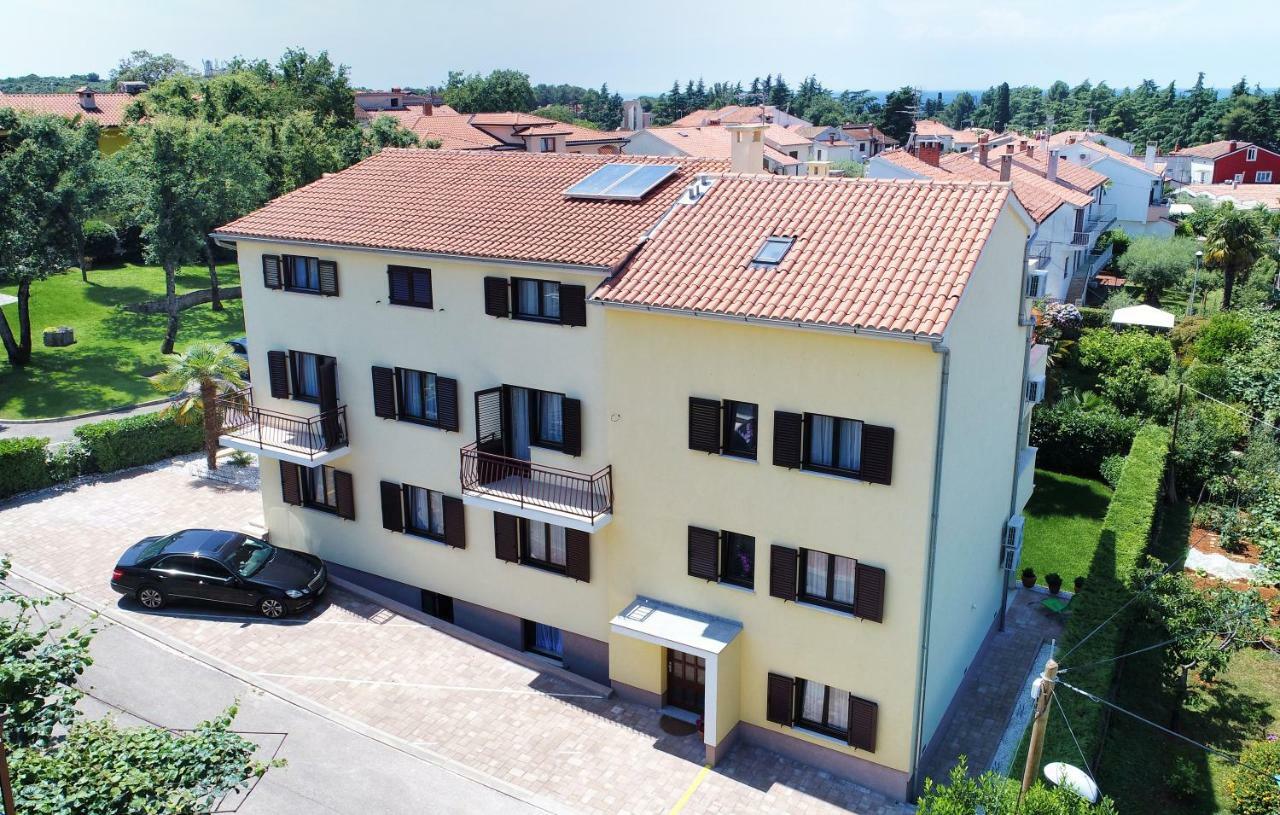 Apartments Jasmina ポレッチ エクステリア 写真